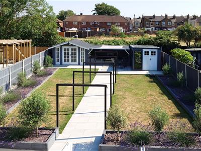 LANDSCAPED REAR GARDEN